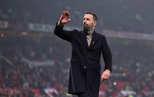 狗子28注册登录-林良锋：曼联为何不留范尼？他为曼联留下什么？