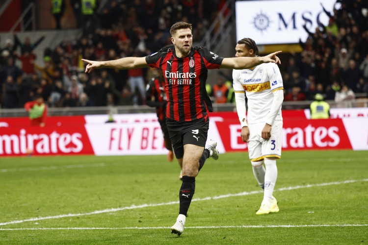 狗子28官网-意媒：米兰在周一放假，但加比亚和菲尔克鲁格选择加练