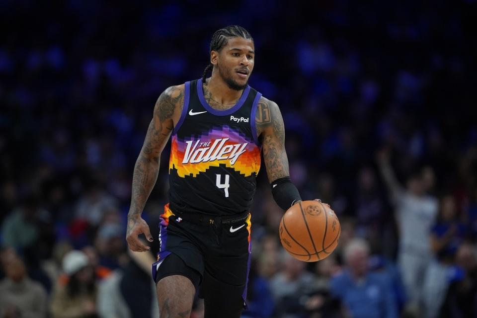 太阳官宣：杰伦-格林仅4分钟腿筋伤势复发退赛 本季只打4场