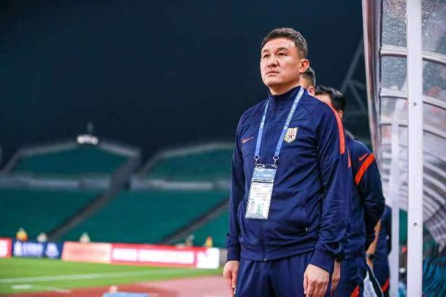 狗子28app下载-KO重庆队莱昂纳多为何先下后上 泰山喜登首日头名